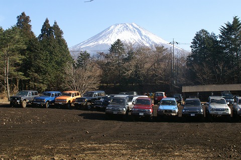 ランクルでオフロード走行会 富士山をバックに♪