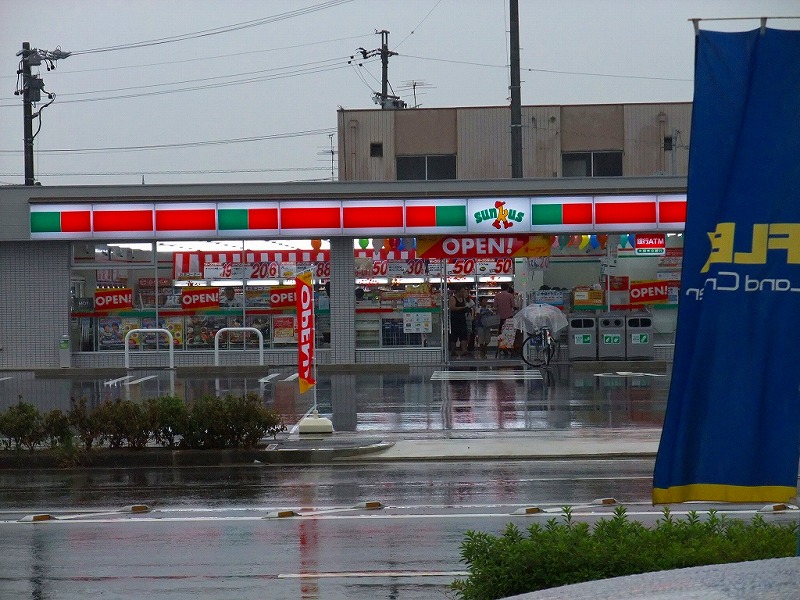 ランクル小牧店のお店の前に！！