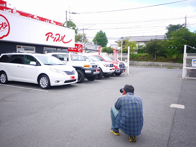 逆輸入車BOOKの撮影でシエナ･FJクルーザー･タコマ･タンドラがズラリ♪