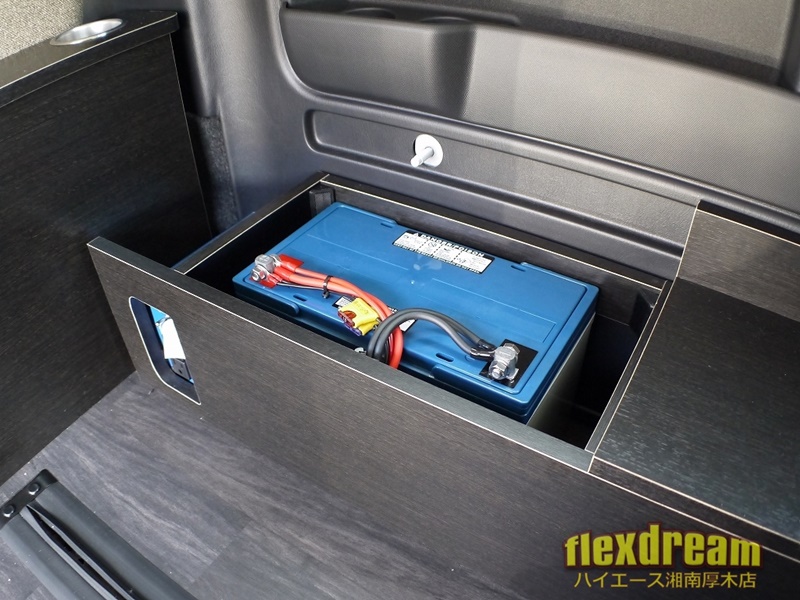 サブバッテリー搭載の本格派ライトキャンピング3ナンバーハイエース 2段ベッドも搭載のFD-BOX6T サブバッテリー搭載の本格派ライトキャンピング3ナンバーハイエース