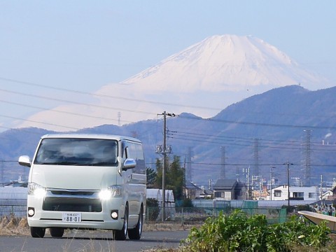 車中泊にも最適なFD-BOX5Tハイエース湘南厚木店S-GLデモカー