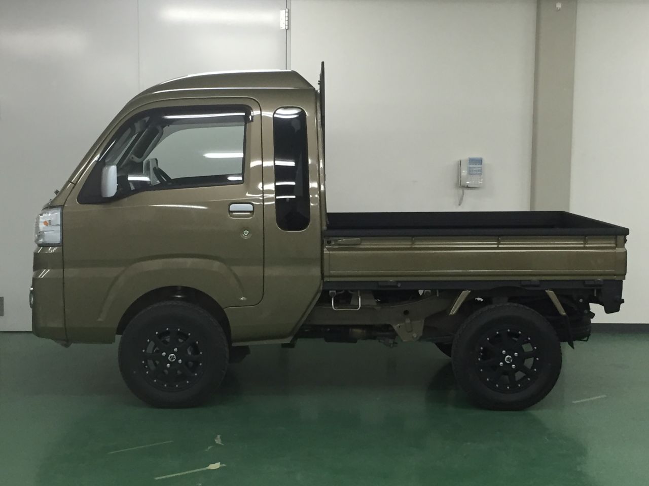 軽トラのline X塗装 ダイハツ ハイゼット ジャンボ 荷台 鳥居等フル施工 Line X 自動車部門 公式ブログ Flexdream Blog