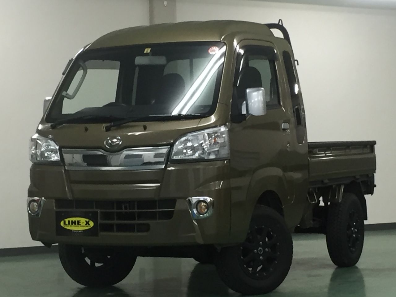 軽トラのline X塗装 ダイハツ ハイゼット ジャンボ 荷台 鳥居等フル施工 Line X 自動車部門 公式ブログ Flexdream Blog