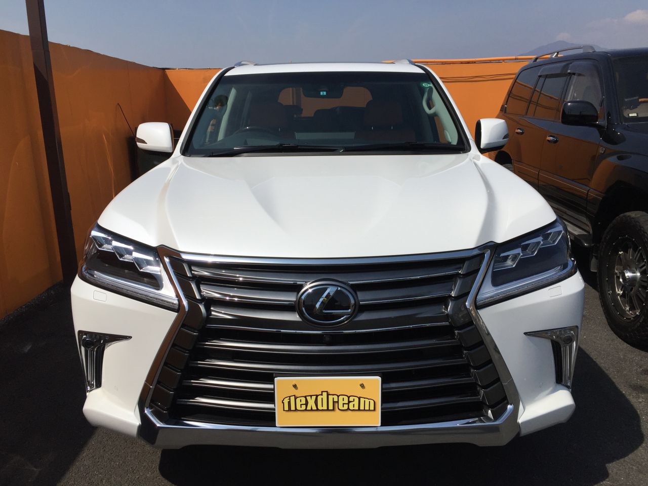 新型レクサス Lx570 カスタムデモカー 日本上陸モデル 紹介 ランクル専門店によるランドクルーザー解説 Flexdream Blog 新型レクサス Lx570 カスタムデモカー 日本上陸モデル 紹介 ランクル専門店によるランドクルーザー解説 Flexdream Blog
