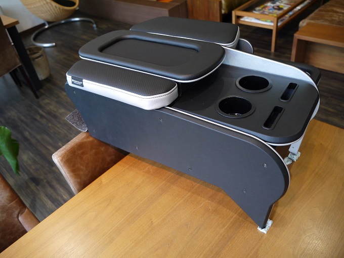 ハイエースコンソールボックス　太郎2桃様専用 ハイエース 標準ボディー用 CRAFTPLUS センターコンソールボックス