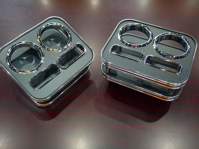 【大ヒットアイテム！】　ハイエース　アクセサリー　ドリンクホルダー　セカンド