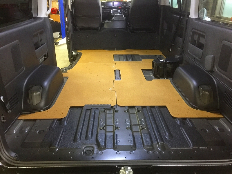 Lines ラインズ 床張りキット Fd Boxベッドキット ワゴンgl用 で快適な室内空間に ハイエース専門店のライトキャンピングカー Flexdream Blog