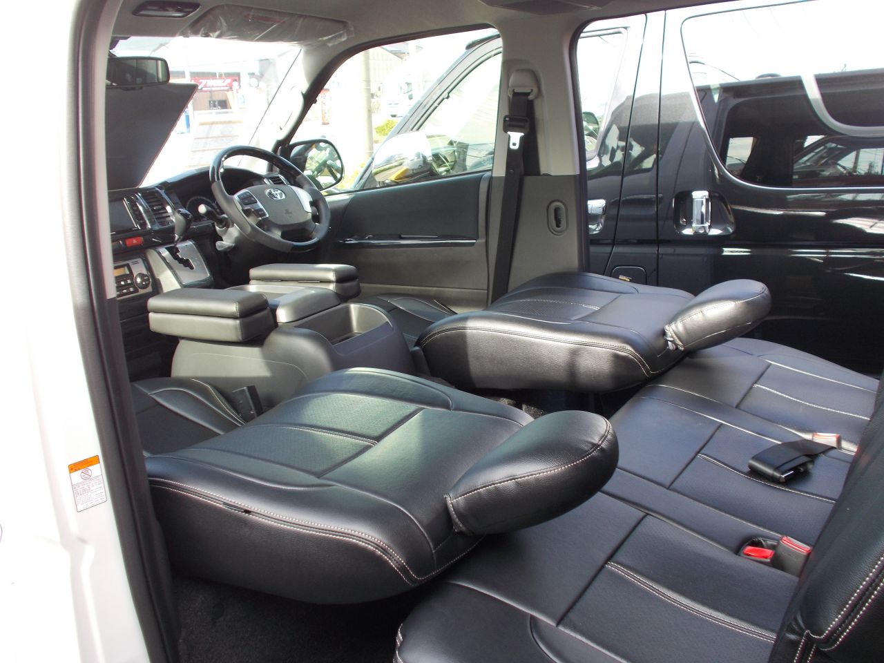 200系ハイエース　運転席シート DX用美品 美品 新車外し ハイエース 200系 DX ワイド 運転席＋助手席 シート