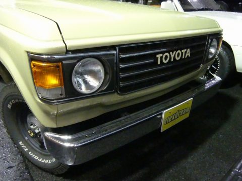 前期モデルの丸目フェイス換装　TOYOTA横文字がシブいですよね～