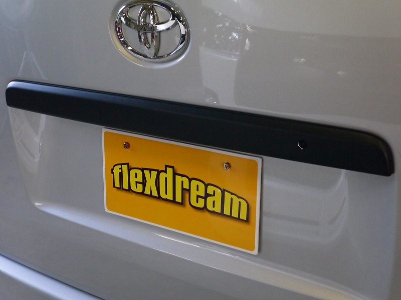 新規オーダー車両にTREND-X：ドアミラー、ドアノブ、リアガーニッシュ ブラックアウトカバーで各所引締めカスタム♪｜ハイエース専門店のライトキャンピングカー｜flexdream  blog