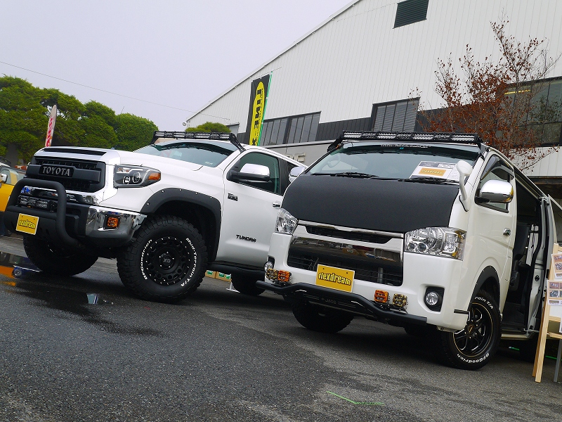 岩槻店Tundraデモカー×高崎店ハイエースデモカー 岩槻店Tundraデモカー×高崎店ハイエースデモカー