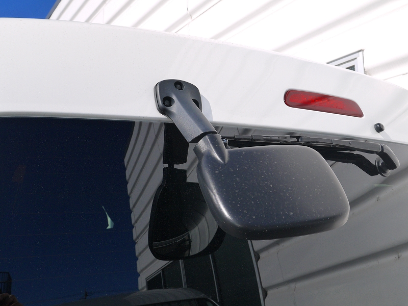新車ハイエースをご検討の皆様！メーカーオプション：バックモニター 