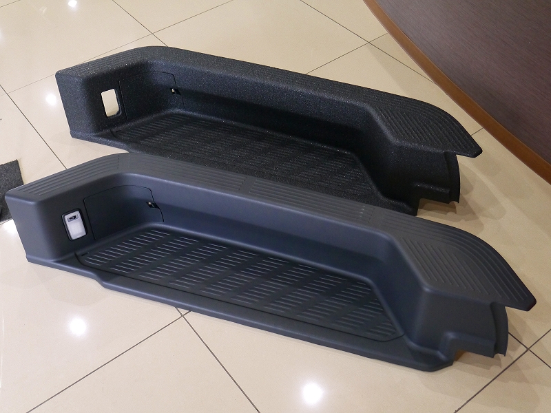 S－GL用デュアルパワースライドドアステップカバー アルマイトブラックカラー ハイエースバン アルミ製縞板 200系 - www