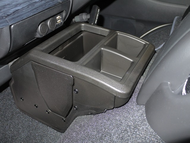 カーメイト コンソールボックスのご紹介 納車のお客様n様から差し入れを頂きました ハイエース好きなんだもん ハイエース専門店blog Flexdream Blog カーメイト コンソールボックスのご紹介 納車のお客様n様から差し入れを頂きました ハイエース好きなんだもん ハイエース専門店blog Flexdream Blog