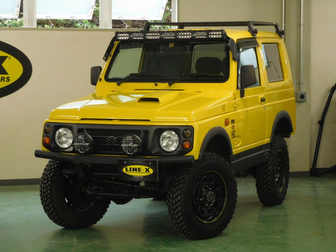 ジムニー Ja 22 Line Xのイメージカラーにピッタリな イエロー ブラック のカスタム車をご紹介 Line X 自動車部門 公式ブログ Flexdream Blog ジムニー Ja 22 Line Xのイメージカラーにピッタリな イエロー ブラック のカスタム車をご紹介 Line X 自動車部門 公式ブログ Flexdream Blog