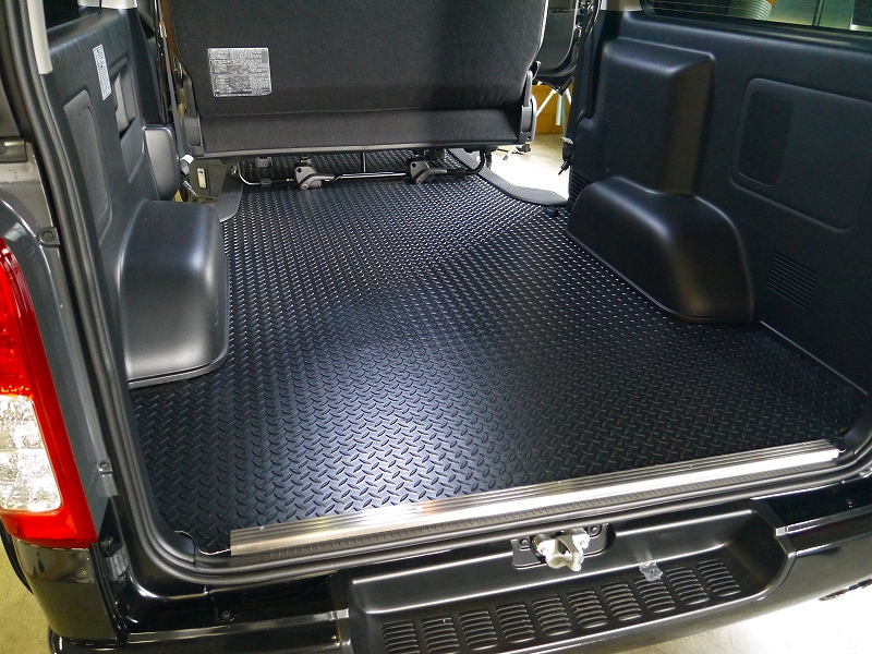 ヘビーデューティなカーゴスペースへ ハイエース専用インテリアパーツ Lines 床張り キットproシリーズ ナロー ブラック ワイド ガンメタのご紹介 ハイエース専門店のライトキャンピングカー Flexdream Blog