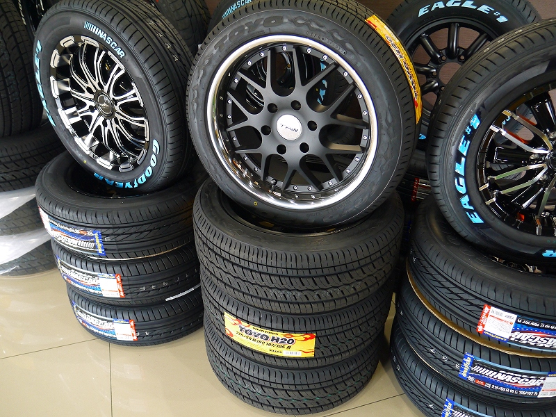 限定品☆ロクサーニ：バトルシップ RM-1！そしてお客様からのオーダーのT's Factory Styling Ⅱ、US TRD  Spoke AWのご紹介♪｜ハイエース専門店のライトキャンピングカー｜flexdream blog