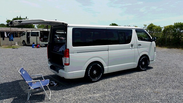 当店ハイエース小牧店が納車したF様のお車をご紹介 当店ハイエース小牧店が納車したF様のお車をご紹介