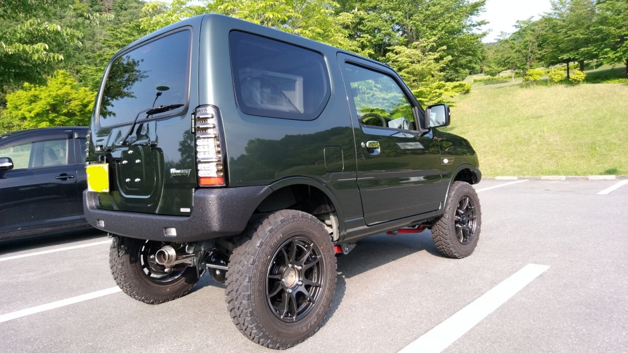 ジムニー JB23 FRPバンパーを≪LINE-X塗装≫でカスタム♪|LINE-X 自動車部門 公式ブログ|flexdream blog ジムニー JB23 タニグチ フロント バンパー