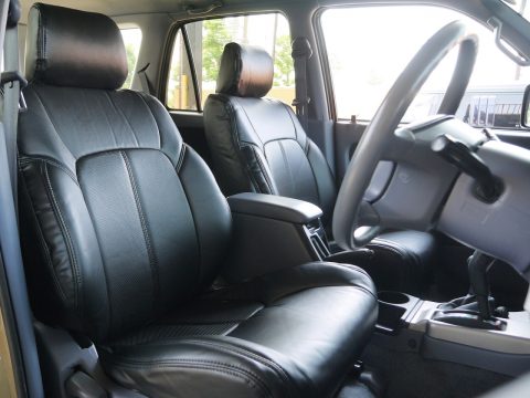 ハイラックスサーフ インテリアもシートカバー新品でリフレッシュ♪ ハイラックスサーフ インテリアもシートカバー新品でリフレッシュ♪