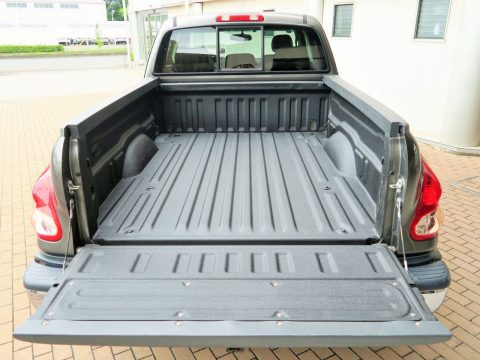 タンドラ 荷台 塗装式ベッドライナー:LINE-X施工済み タンドラ 荷台 塗装式ベッドライナー:LINE-X施工済み