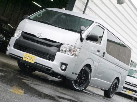 新車ハイエースワゴン GL 4WD シルバー 新車ハイエースワゴン GL 4WD シルバー