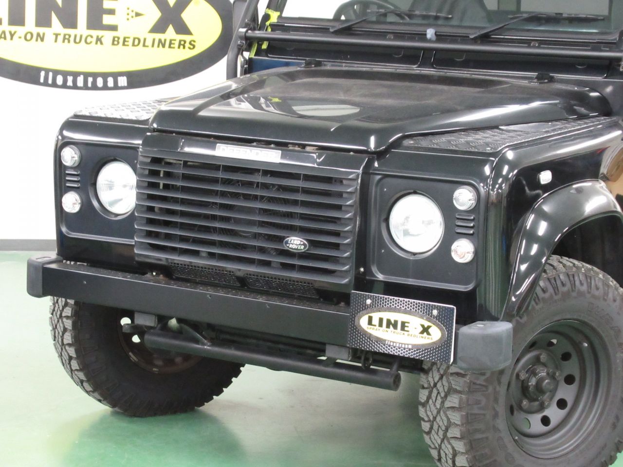 旧ディフェンダー　ランドローバー　フロントフェイス　パーツ 旧ディフェンダーランドローバーフロントフェイスパーツ