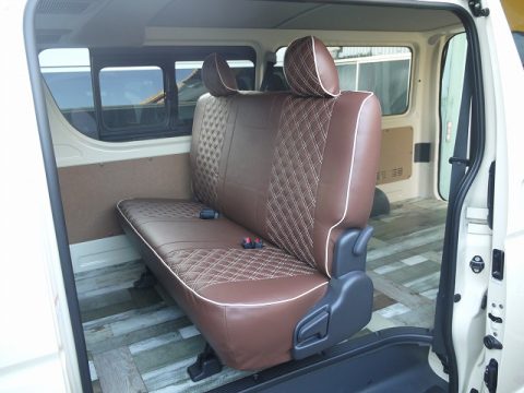M様に納車したライトイエローのDXバンをカスタム【シートカバー・床張り】いたしました (1) M様に納車したライトイエローのDXバンをカスタム【シートカバー・床張り】いたしました (1)
