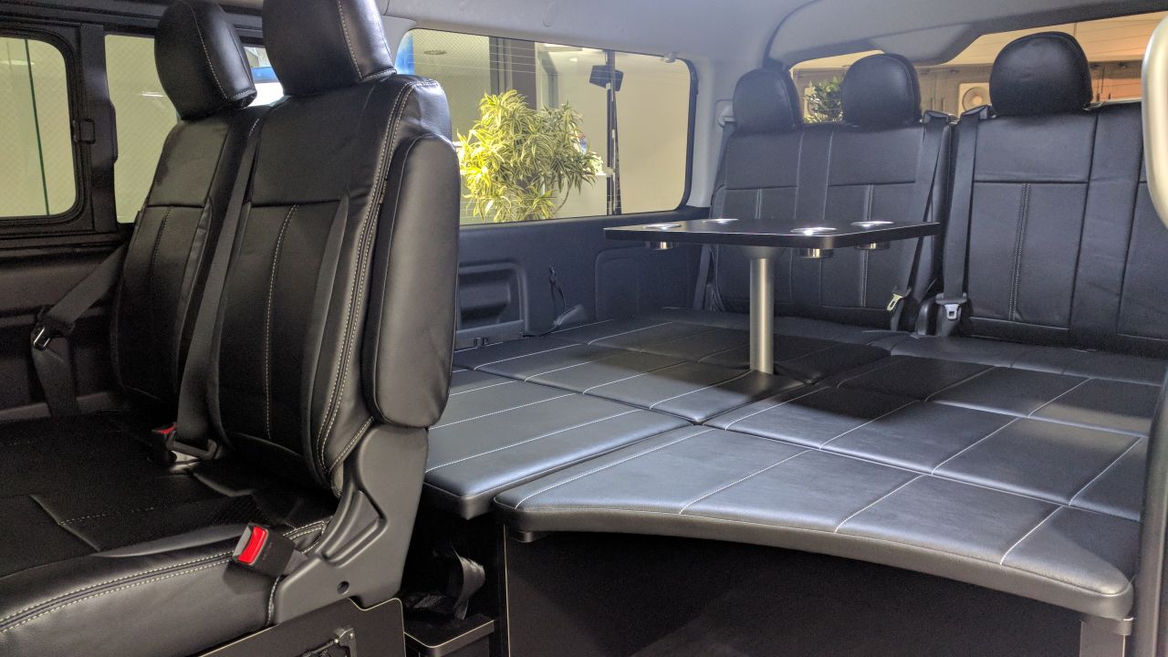ハイエースW GL FDBOX0 紺を仕様変更！！｜ハイエース専門店の車中泊・アウトドアビークル｜flexdream blog