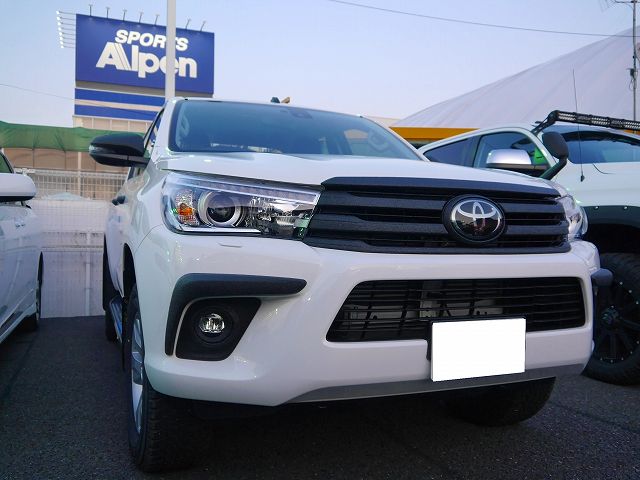 新型HILUX『ハイラックス』荷台にLINE-Xベッドライナー＆各所LINE-Xカスタム施工させて頂きました～＼(◎o◎)／！