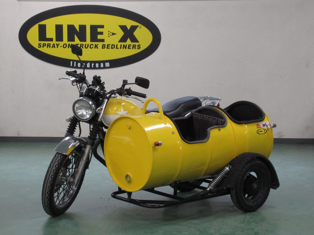 Kawasaki エストレア ドラム缶サイドカー Line X塗装でカスタム ご依頼頂きました Line X 自動車部門 公式ブログ Flexdream Blog Kawasaki エストレア ドラム缶サイドカー Line X塗装でカスタム ご依頼頂きました Line X 自動車部門 公式ブログ Flexdream Blog