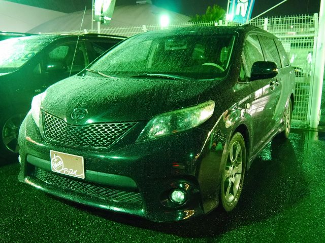 11y シエナSE BLACK 8人乗り 11y シエナSE BLACK 8人乗り
