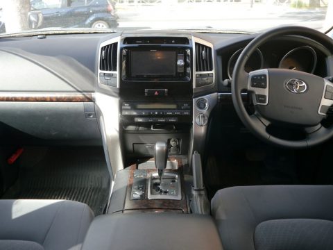 ランクル200コックピット ランクル200コックピット