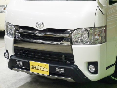 TRD：フロントスポイラー（LED内蔵）