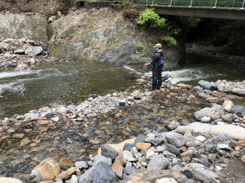 中里君渓流釣り