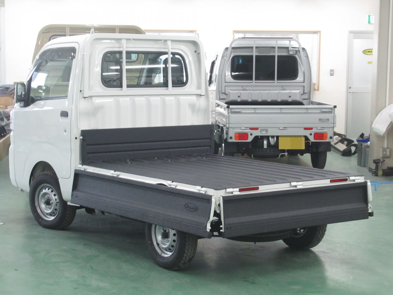 軽トラの荷台保護 500系ハイゼット サンバー ダンプ 荷台にline Xベッドライナー塗装施工 Line X 自動車部門 公式ブログ Flexdream Blog 軽トラの荷台保護 500系ハイゼット サンバー ダンプ 荷台にline Xベッドライナー塗装施工 Line X 自動車部門 公式ブログ Flexdream Blog
