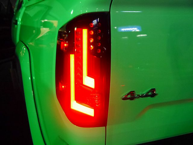 スモークLEDテール 18y タンドラ クルーマックス 4WD SR5 スモークLEDテール 18y タンドラ クルーマックス 4WD SR5