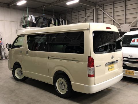 納期に時間が掛かる特設カラーの即納可能車！