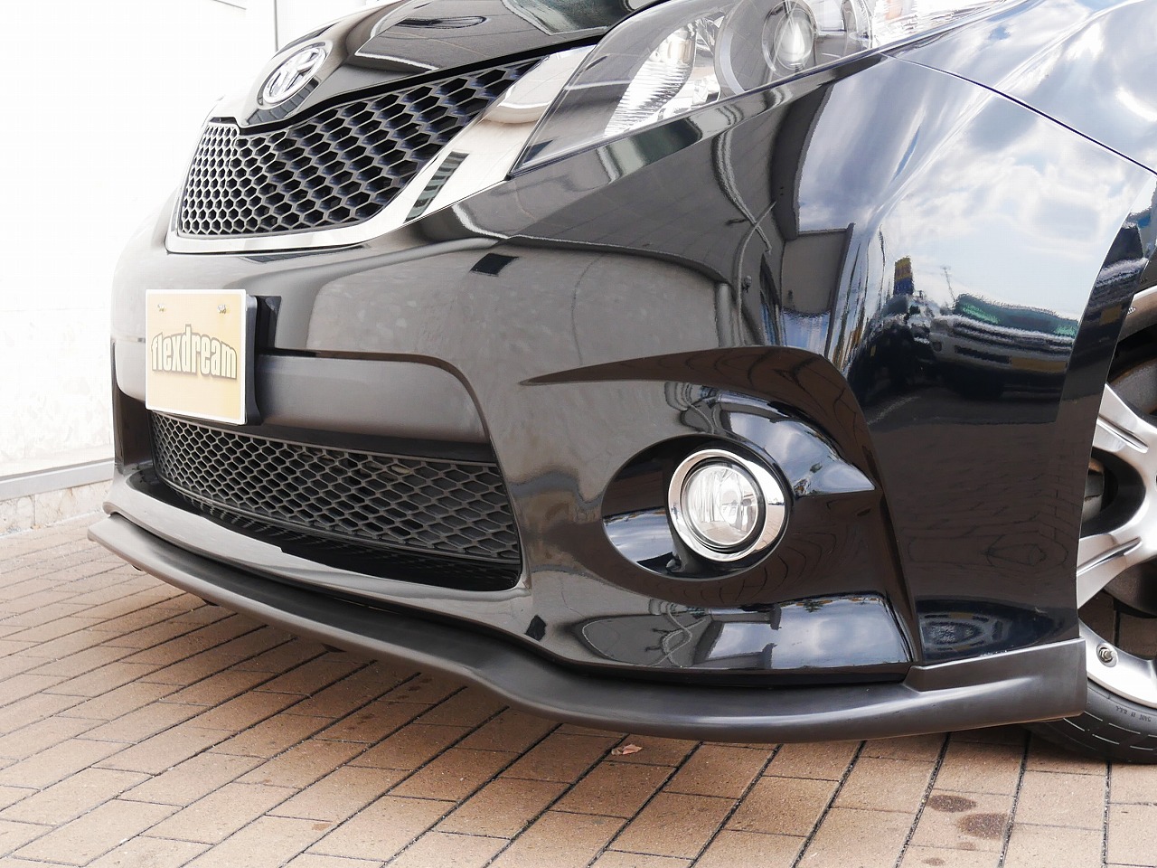 人気の11ｙモデルシエナにリップスポイラー装着しました 少しのカスタムでも劇的にカッコよくなるのでぜひ Usトヨタ逆輸入車専門店のカスタムビークル Flexdream Blog