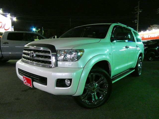 新並2012年モデル　セコイア　4WD　最上級グレード　PLATINUM入庫しました～！