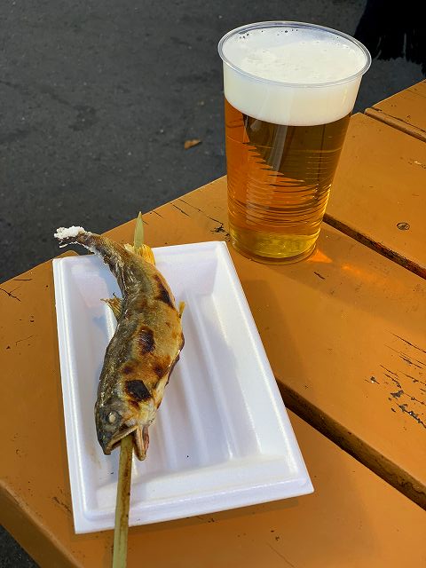 鮎丸焼き　生ビール　