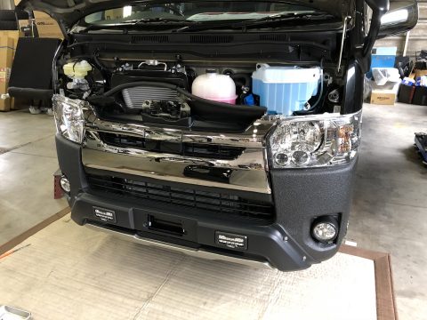 グリルはTSSPセンサー内蔵型のため純正のまま