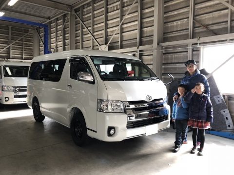 A様新車ハイエースWご納車