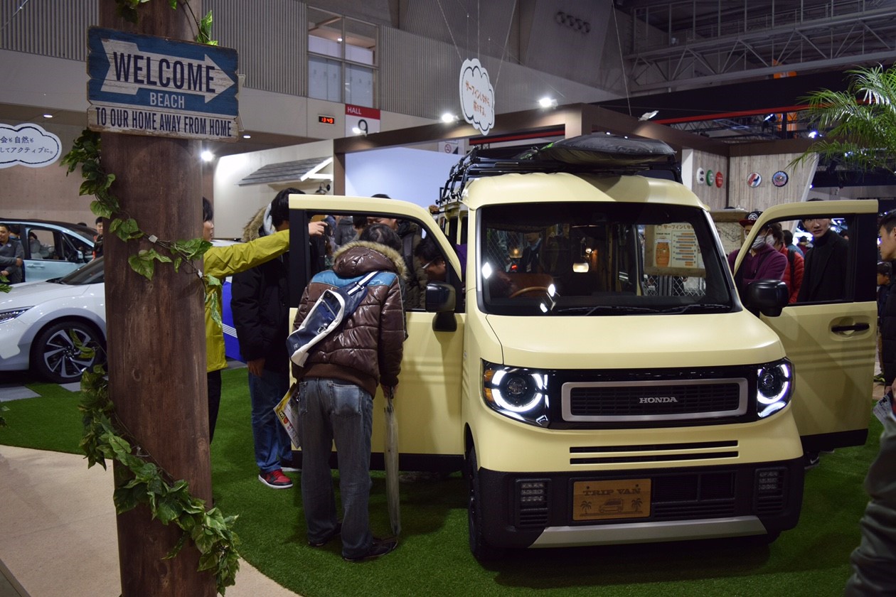 オートサロンで見つけたline Xパーツ装着したカッコいい車たち ランクル専門店のキャンプ アウトドアビークル Flexdream Blog