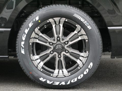 ナイトロパワー クロスクロウ × GOODYEAR：ナスカー 17-in