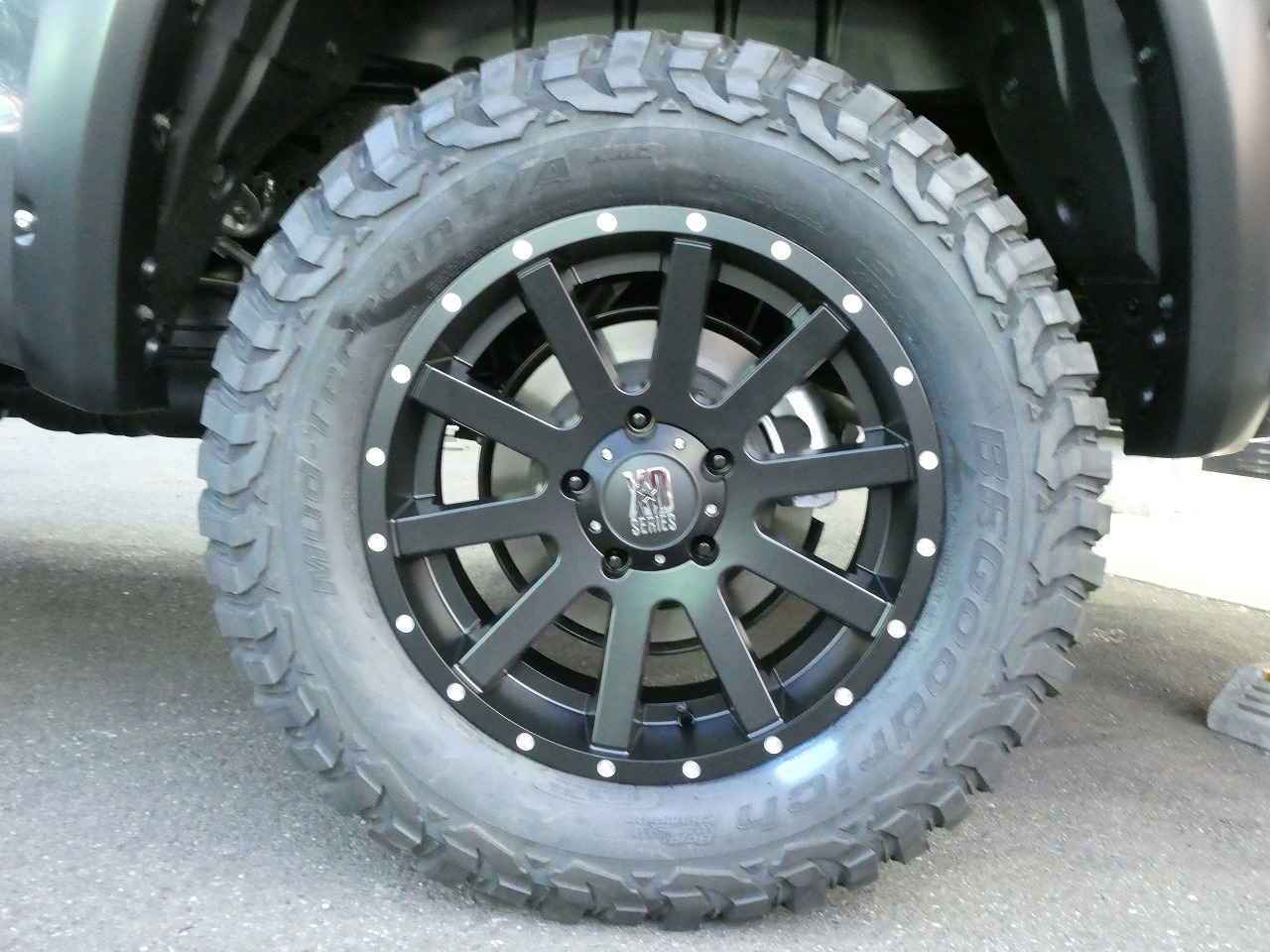 タンドラ 2019 KMC XD818 HEIST 20インチアルミ BFGoodrich Mud-Terrain T/A KM3 35×12.50R20 タンドラ 2019 KMC XD818 HEIST 20インチアルミ BFGoodrich Mud-Terrain T/A KM3 35×12.50R20