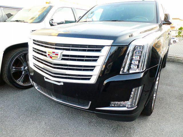 現行 Cadillac Escalade Platinum 現行 Cadillac Escalade Platinum