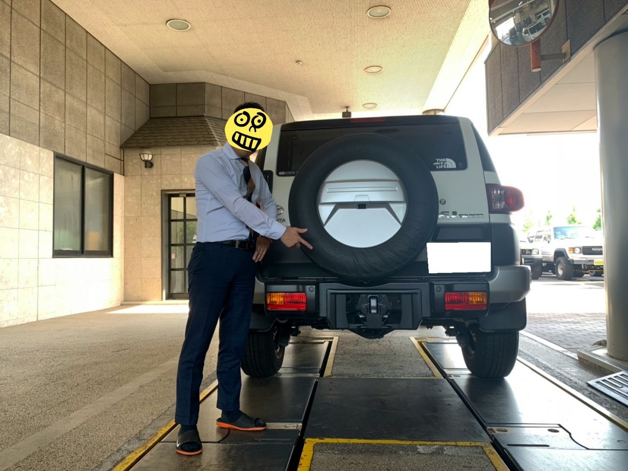 カスタム日記 Fjクルーザーにヒッチレシーバ を取付 ナンバーをus位置の変更しました ランクル専門店のキャンプ アウトドアビークル Flexdream Blog