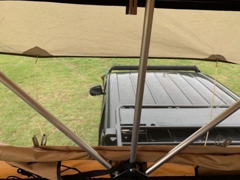 ARB4x4ルーフトップテント 四面網戸 通気性のあるテント
