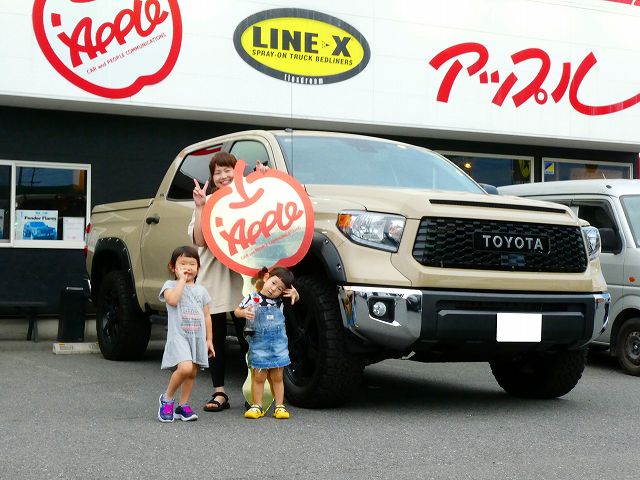 TUNDRA　4WD　Crewmax　SR5　ベージュ　希少カラー　TRDプログリル　4×4　US　TOYOTA　専門店　アップル岩槻　シエナ　セコイア　